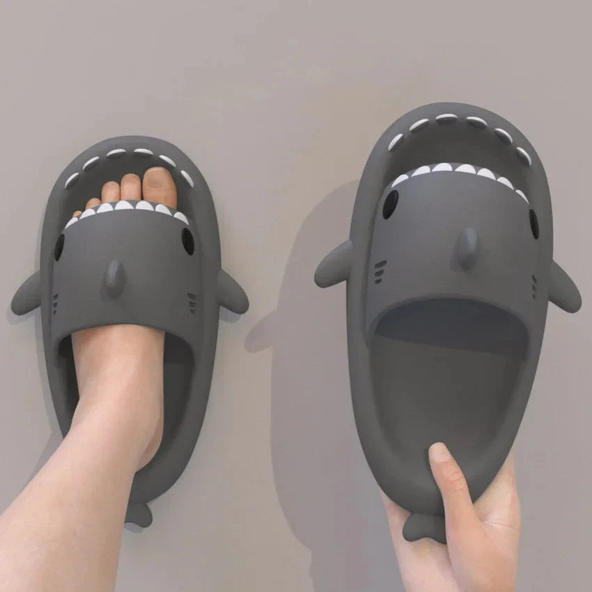 2024 Men Shark Slippers Boy Bathroom Non-Slip Flat Sandals Adults Outdoor Soft Thick Slides Kids Cute Solid Color EVA Flip Flops